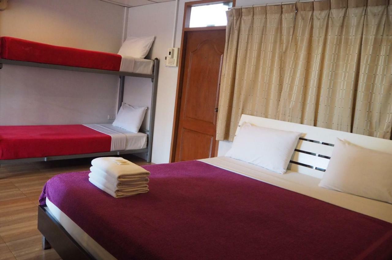 Samchai Hotel Sziracsa Kültér fotó