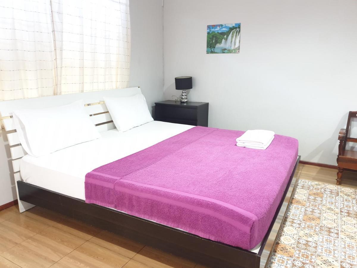 Samchai Hotel Sziracsa Kültér fotó