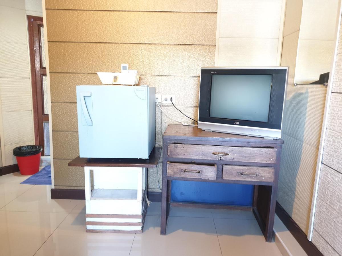 Samchai Hotel Sziracsa Kültér fotó